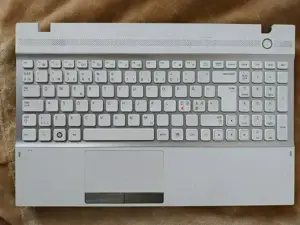 Dezmembrez Samsung np300v5ah