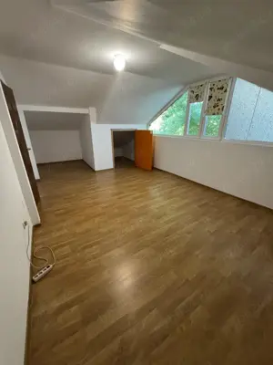 Inchiriem Casa primitoare pe Decebal. 5 camere + curte. Ideală pentru Educatie Creativitate Birouri - imagine 5