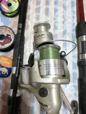 Tei lansete cu mulinete și tambur de rezervă  - imagine 4