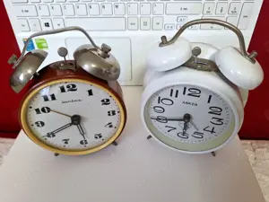 Ceas mecanic de masa desteptator Jantar Anker anii 60 retro vintage old