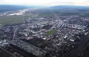  Teren aproape de centrul Adjud   Proximitate urbană + potențial intravilan - imagine 2