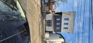 Vând spațiu comercial +casa