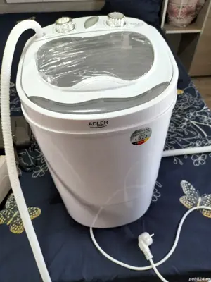 Mașină de spălat haine bebeluși 