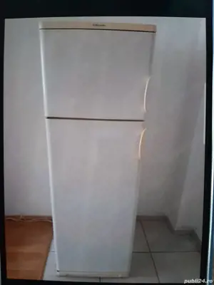 Vînd ce se vede in poze;Dulap 350,Masa tv 250,Pat 2  roni,Noptieră 150,Frigider 400 - imagine 5