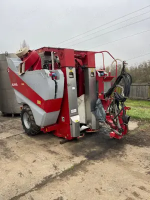 Combina de recoltat struguri Alma3.3