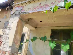 Teren 3100 mp de vanzare + casa veche an 1922 sat Chesinti, jud Arad - imagine 3