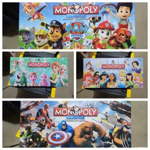 Monopoly cu plansa de joc desenata