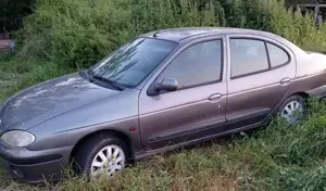 Renault Megane - intreg - pentru RABLA   dezmembrat   reparat