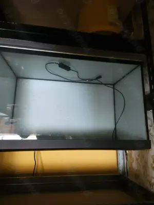 2 acvarii capacitate 50 L fiecare,iluminare LED,suport metalic - imagine 2