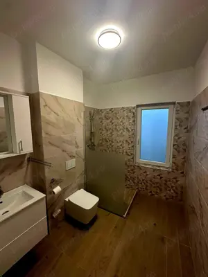 Proprietar închiriez apartament cu doua camere , spatios ,decomandat, cu bucatarie separata - imagine 4