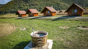Vacanță în natură   cazare rustică în Apuseni, cabane & ciubăr - imagine 5