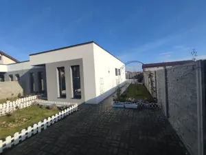 Sanandrei, Duplex pe PArter , 3 Dormitoare, 2 bai, Dresing, Perete Dublu - imagine 2