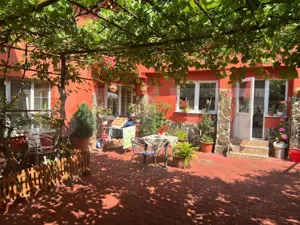 Casă 7 Noiembrie – 277 mp teren, perfectă pentru locuit sau afacere - imagine 2