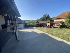 Casa familială în suprafață de 196 mp în localitatea Popeni  - imagine 2 Casa familială în suprafață de 196 mp în localitatea Popeni  - imagine 2