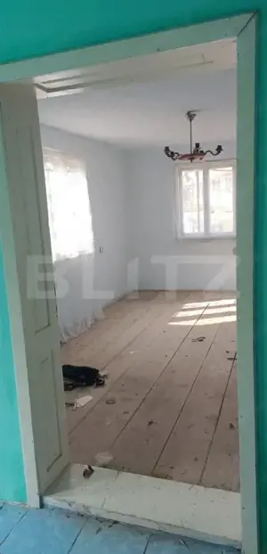 Casa cu 3 camere, bucatarie si baie, 105 mp și un teren de 1900 mp - imagine 5