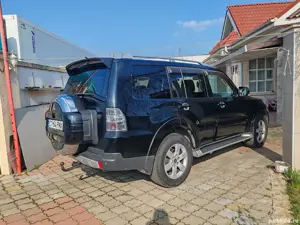 Mitsubishi pajero Autoutilitara in acte - imagine 2