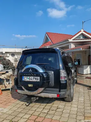 Mitsubishi pajero Autoutilitara in acte - imagine 5