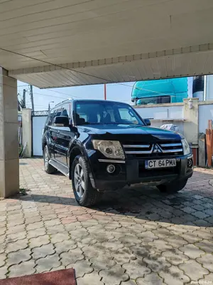 Mitsubishi pajero Autoutilitara in acte - imagine 3