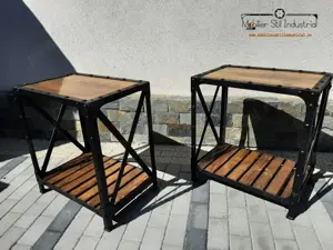 Masuta de cafea sau noptiere de pat in stil industrial ,160 de nituri