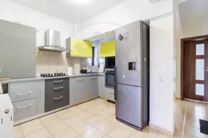 Apartament 3 camere Valea Oltului