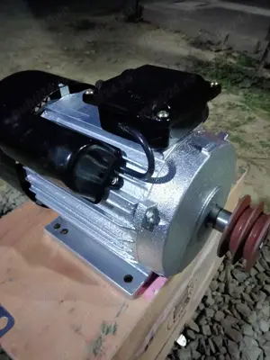 Motor electric 3 kw pentru compresor 1-2 pistoane cu protecție și ambreiaj