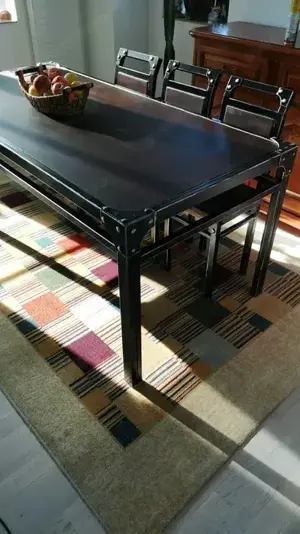 Masa 4 6 8 persoane, otel si lemn natural de nuc stil industrial