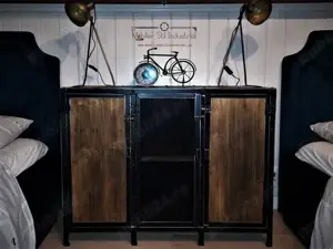 Comoda stil industrial fier si lemn natural-cu 3 usi-realizata manual