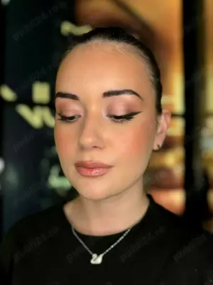 Make-up la domiciliul clientului. - imagine 3