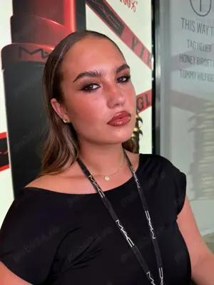 Make-up la domiciliul clientului. - imagine 4