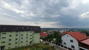 Apartament - 4 camere - 80 mp - Burdujeni - Moldova