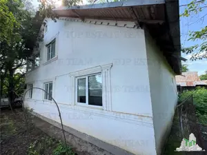 Casa de vanzare - Movilita, jud. Ialomita - 2000 mp teren, pozitie foarte buna