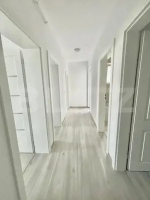 Apartament cu 2 camere, complet decomandat, terasa mare, zona asfaltata Giroc.