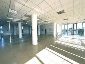 Spațiu comercial de 400 mp de închiriat în Galați Locație excelentă pe Bulevardul George Coșbuc - imagine 3