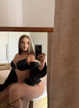 Transsexuală Cu Forme Accept Începători  - imagine 8