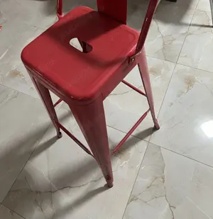 Vând 6 scaune de metal 