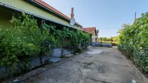 Casă de vânzare în localitatea Țipari  - imagine 4