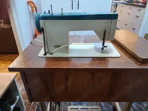 Mașină de cusut Camelia