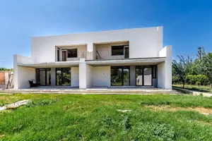 Vila spatioasa in subcetate, proprietate premium - imagine 2