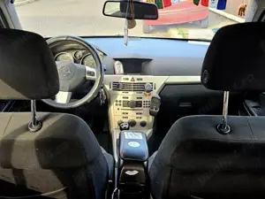 De vanzare Opel Astra H, PRET 2300 EURO(usor negociabil) - imagine 3