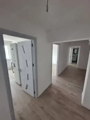 Ultracentral - 3 camere, 74 mp., RENOVAT 2025, LOC DE PARCARE! - imagine 2