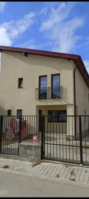 Casă cuplată de vânzare în Șelimbăr