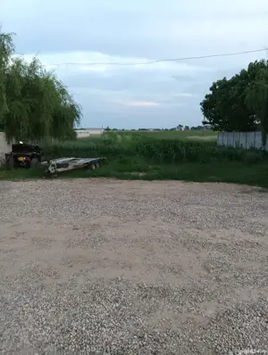 Teren intravilan de vânzare 