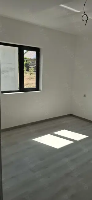 Vindem Casa in Navodari - imagine 8