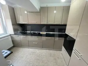 Apartament 2 camere, zona Calea Moldovei, etaj intermediar  - imagine 4