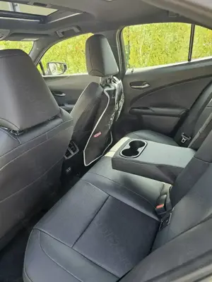 Lexus UX 250h Luxury Line + Garantie - imagine 8 Lexus UX 250h Luxury Line + Garantie - imagine 8