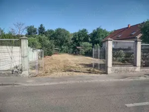 Teren intravilan, zona dealuri, in spate la gara 