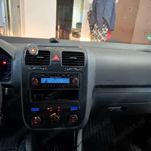 Volkswagen Golf V 1,6 benzină  - imagine 4