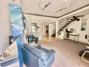 Vilă 6 camere, Titulescu, Curte și zonă de relaxare – Metrou la 7 minute - imagine 2