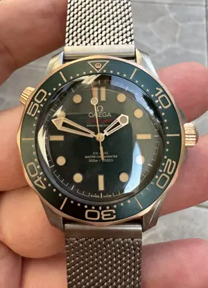 Omega Seamaster 300 m  No Time To Die  James Bond 007 Bronze Gold Titan Green VSF A8806