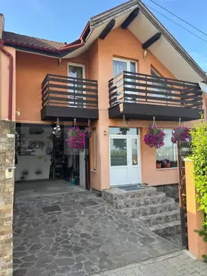 Casă tip duplex Bărdășești – mobilată, utilată, cu vedere panoramică